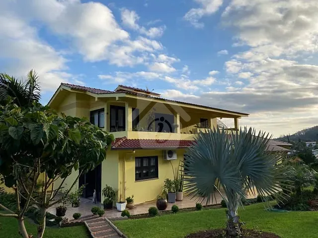 Chácara com 200m² 4 quartos e 3 banheiros, à venda, no bairro Zona Rural em Poço das Antas