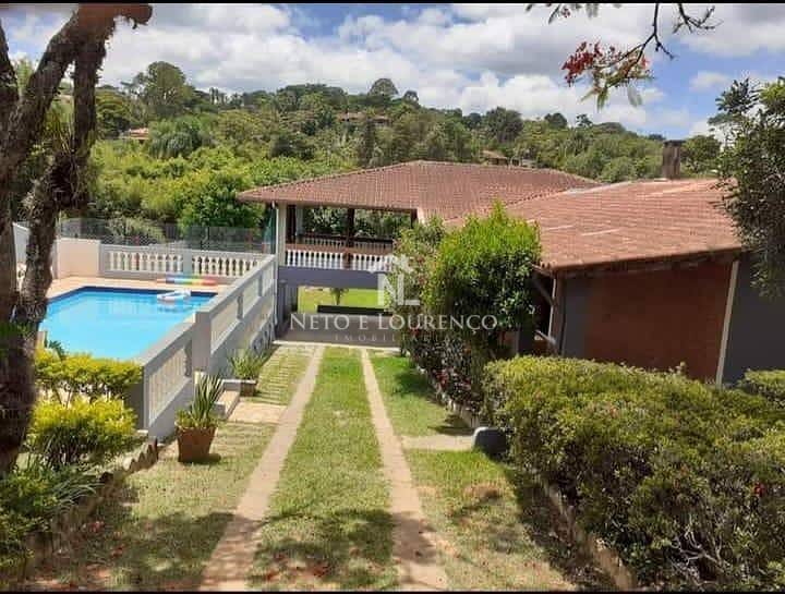 Chácara à venda com 3 quartos, 220m² - Foto 1