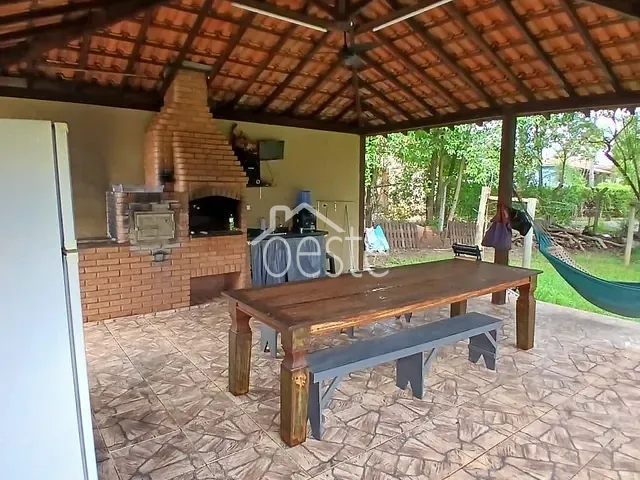 Chácara com 3600m² 2 quartos e 3 banheiros, à venda, no bairro Rod. Luís Ometo em Limeira