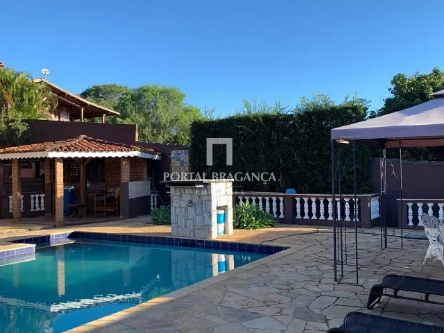 Chácara com 2000m² 4 quartos e 5 banheiros, à venda, no bairro Vila Dom Pedro em Atibaia
