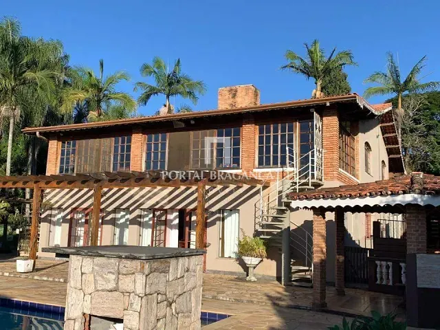 Chácara com 2000m² 4 quartos e 5 banheiros, à venda, no bairro Vila Dom Pedro em Atibaia