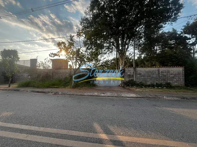 Chácara com 2500m² 3 quartos e 2 banheiros, à venda, no bairro Monte Rei em Louveira