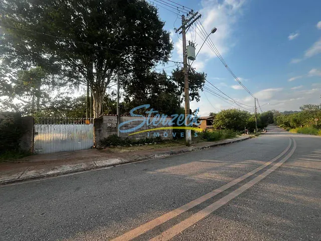 Chácara com 2500m² 3 quartos e 2 banheiros, à venda, no bairro Monte Rei em Louveira