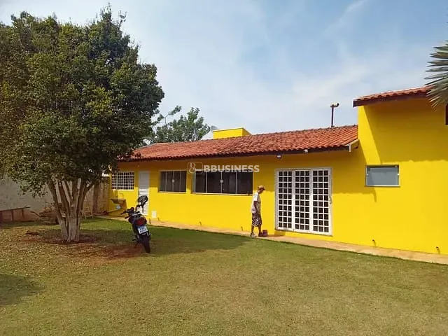 Chácara com 4200m² 2 quartos e 2 banheiros, à venda, no bairro Centro em Tatuí