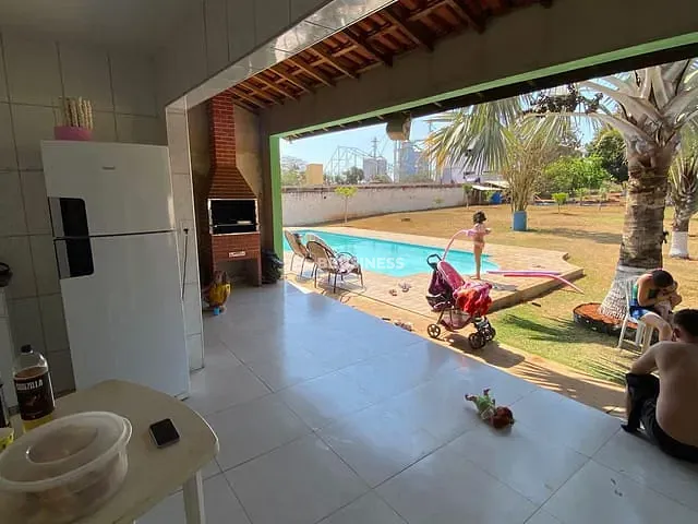 Chácara com 4200m² 2 quartos e 2 banheiros, à venda, no bairro Centro em Tatuí