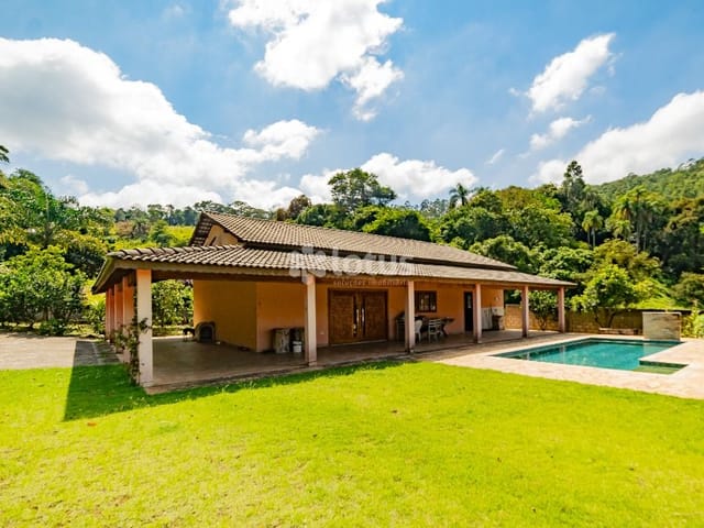 Chácara com 570m² 3 quartos e 2 banheiros, à venda, no bairro Ponunduva em Cajamar