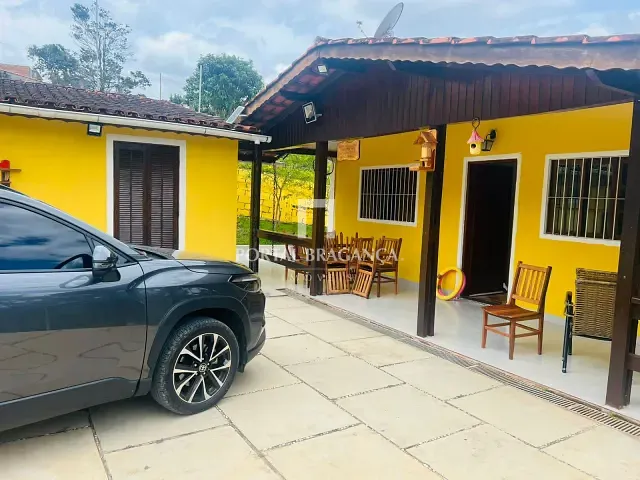 Chácara com 2200m² 4 quartos e 4 banheiros, à venda, no bairro Curitibanos em Bragança Paulista