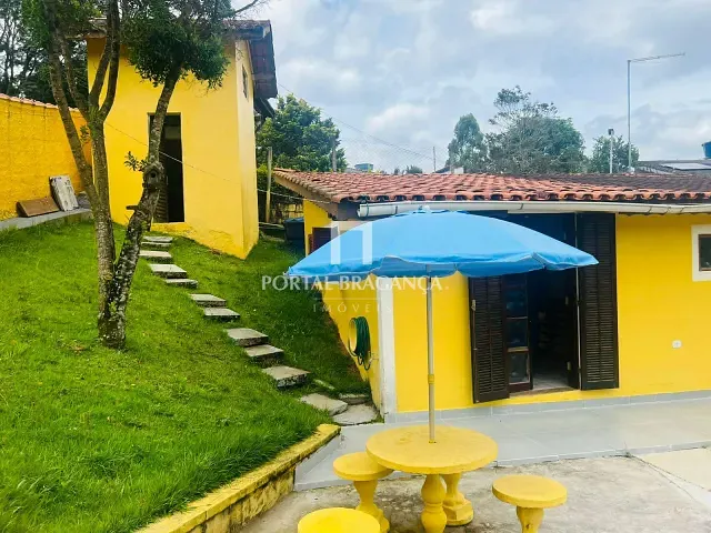 Chácara com 2200m² 4 quartos e 4 banheiros, à venda, no bairro Curitibanos em Bragança Paulista
