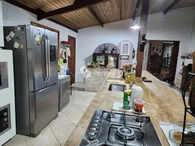 Chácara com 7400m² 3 quartos e 4 banheiros, à venda, no bairro Batatal em Lima Duarte