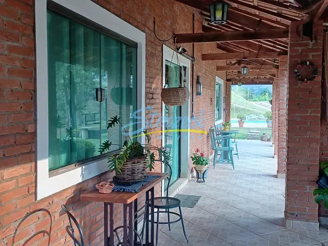 Chácara com 9740m² 3 quartos e 2 banheiros, à venda, no bairro Centro em Bueno Brandão