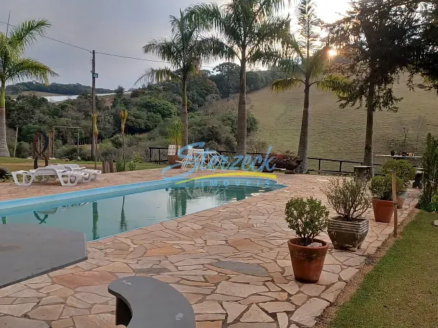 Chácara com 9740m² 3 quartos e 2 banheiros, à venda, no bairro Centro em Bueno Brandão