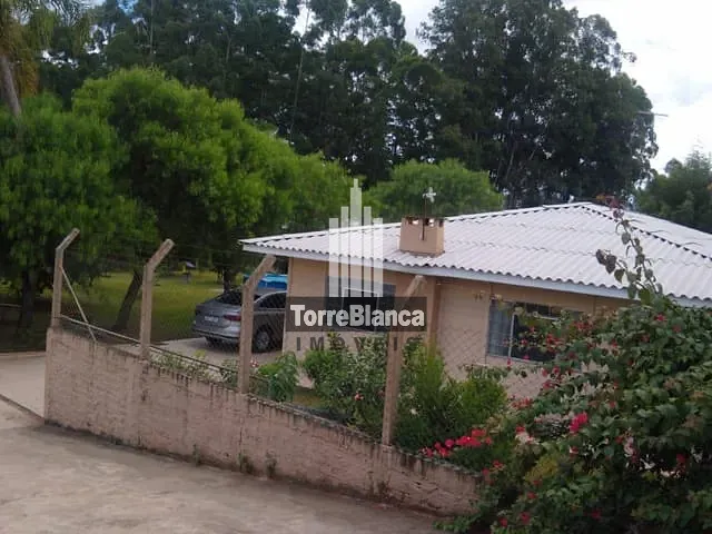 Chácara com 1287m² 4 quartos e 3 banheiros, à venda, no bairro Uvaia em Ponta Grossa
