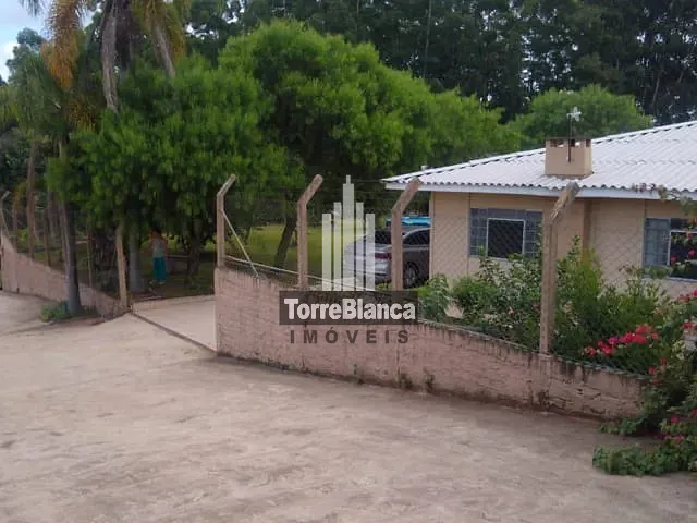 Chácara com 1287m² 4 quartos e 3 banheiros, à venda, no bairro Uvaia em Ponta Grossa