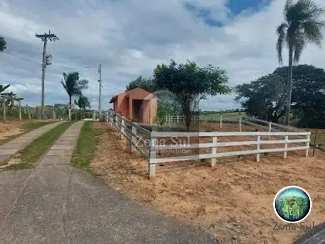 Chácara com 280m² 4 quartos e 5 banheiros, à venda, no bairro Centro (Cocaes) em Sarapuí