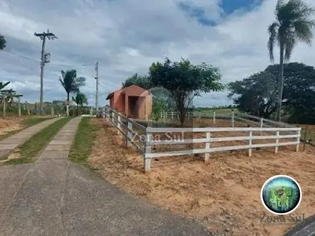 Chácara com 280m² 4 quartos e 5 banheiros, à venda, no bairro Centro (Cocaes) em Sarapuí