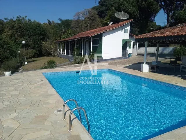 Chácara com 4000m² 4 quartos e 5 banheiros, à venda, no bairro Jardim Colônia em Jacareí