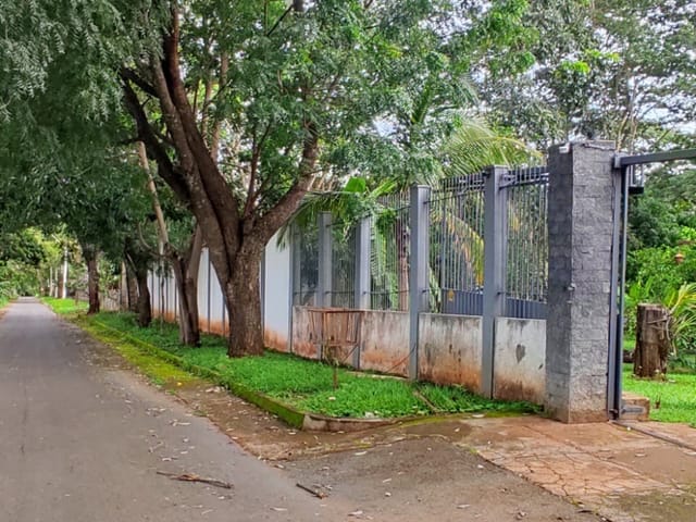 Chácara com 6520m² 4 quartos e 5 banheiros, à venda, no bairro Condomínio Parque dos Cisnes em Goiânia