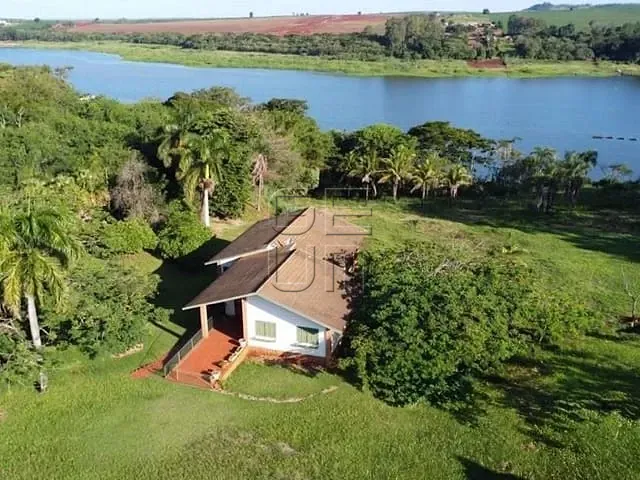 Chácara com 6044m², à venda, no bairro Centro em Primeiro de Maio