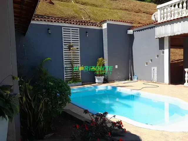 Chácara com 2500m² 3 quartos e 3 banheiros, à venda, no bairro Bom Sucesso em São José dos Campos