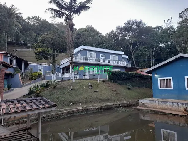 Chácara com 2500m² 3 quartos e 3 banheiros, à venda, no bairro Bom Sucesso em São José dos Campos