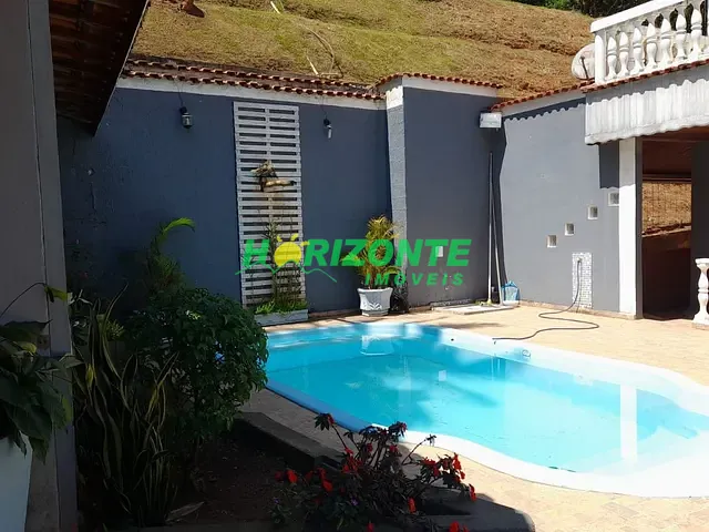 Chácara com 2500m² 3 quartos e 3 banheiros, à venda, no bairro Bom Sucesso em São José dos Campos
