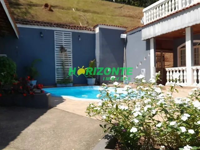 Chácara com 2500m² 3 quartos e 3 banheiros, à venda, no bairro Bom Sucesso em São José dos Campos