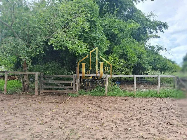 Chácara com 160000m² 3 quartos e 3 banheiros, à venda, no bairro Carrijo em Poconé