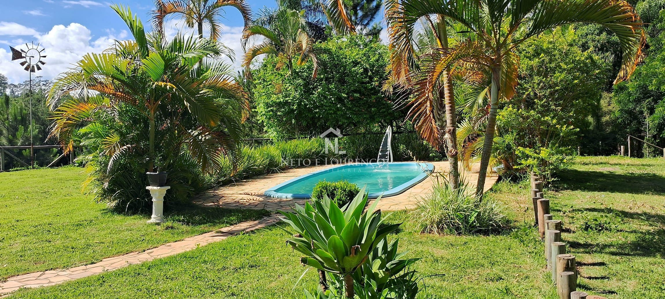 Chácara à venda com 2 quartos, 140m² - Foto 1