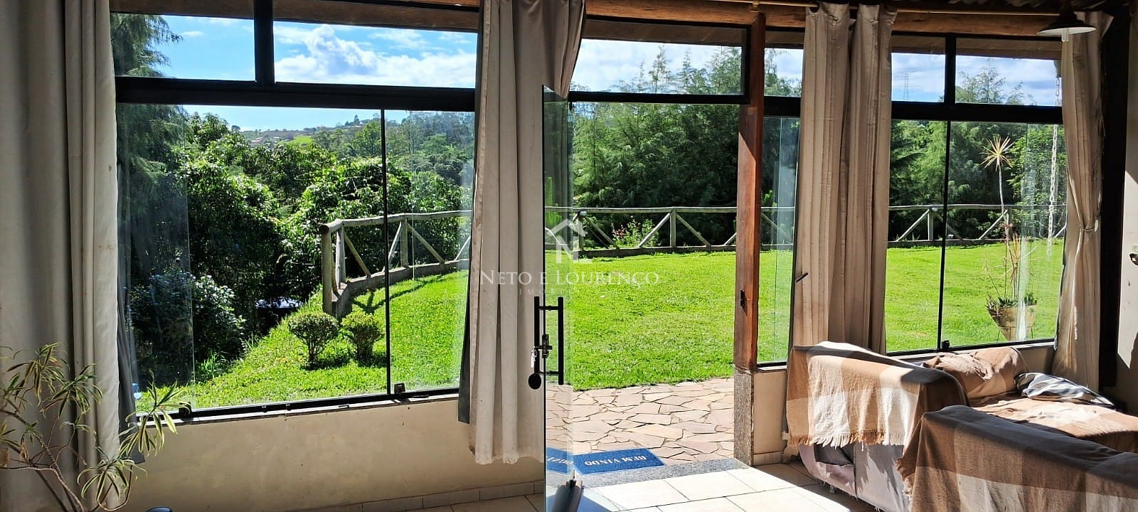 Chácara à venda com 2 quartos, 140m² - Foto 2