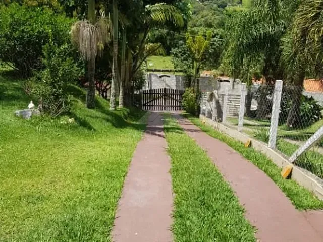 Chácara com 1000m² 3 quartos e 2 banheiros, à venda, no bairro Centro em Extrema