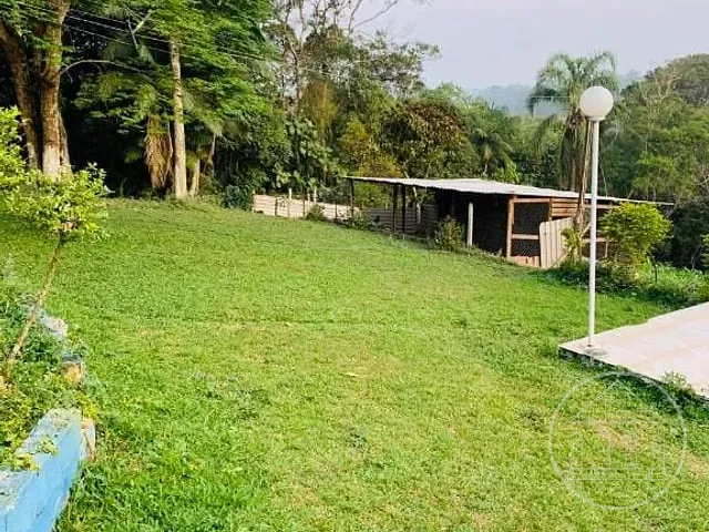 Chácara com 2420m² 2 quartos e 2 banheiros, à venda, no bairro Jardim Santa Tereza em São Paulo