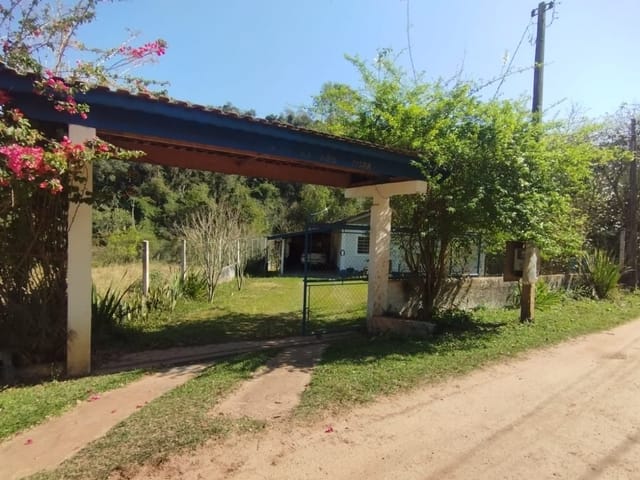 Chácara com 1950m², à venda, no bairro Vargem da Penha em Córrego do Bom Jesus