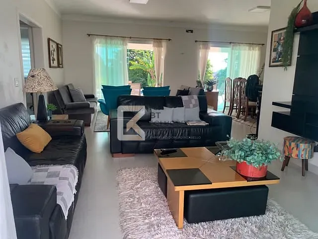 Chácara com 2600m² 4 quartos e 5 banheiros, à venda, no bairro Colinas do Mosteiro de Itaici em Indaiatuba