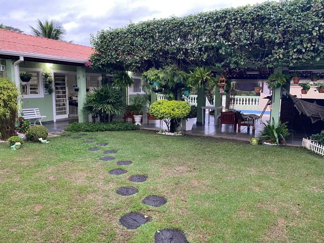 Chácara com 1000m² 4 quartos e 3 banheiros, à venda, no bairro Freitas em São José dos Campos