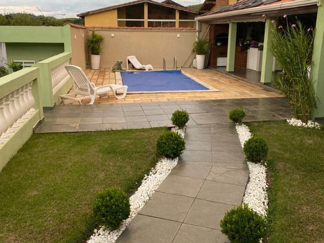 Chácara com 1000m² 4 quartos e 3 banheiros, à venda, no bairro Freitas em São José dos Campos
