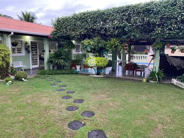Chácara com 1000m² 4 quartos e 3 banheiros, à venda, no bairro Freitas em São José dos Campos