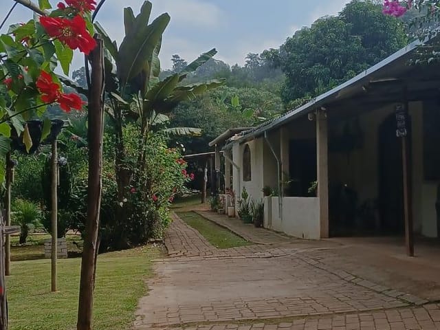 Chácara com 2760m² 2 quartos e 3 banheiros, à venda, no bairro Vau Novo em Cajamar