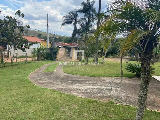 Chácara com 7000m² 3 quartos e 2 banheiros, à venda, no bairro Maciel em Pedra Bela