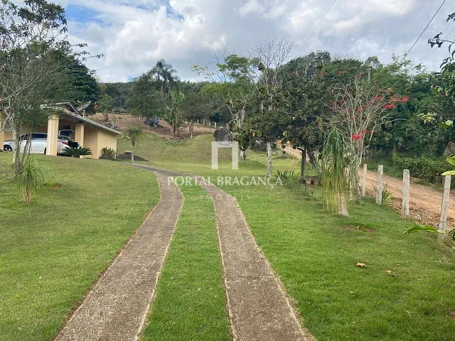 Chácara com 7000m² 3 quartos e 2 banheiros, à venda, no bairro Maciel em Pedra Bela