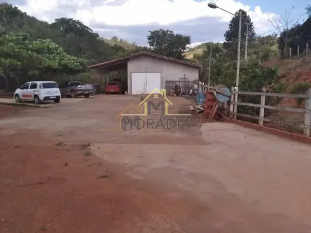 Chácara com 3300m² 2 quartos e 2 banheiros, à venda, no bairro Guaxupe em Guaxupé