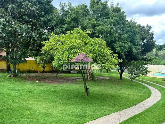 Chácara com 1000m² 2 quartos e 3 banheiros, à venda, no bairro Capuava em São José Dos Campos