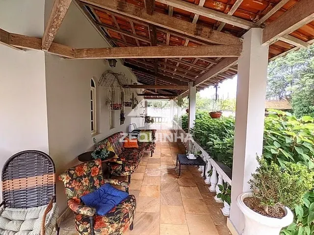 Chácara com 3200m² 4 quartos e 5 banheiros, à venda, no bairro Centro em Mairinque