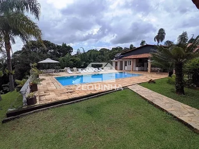 Chácara com 3200m² 4 quartos e 5 banheiros, à venda, no bairro Centro em Mairinque