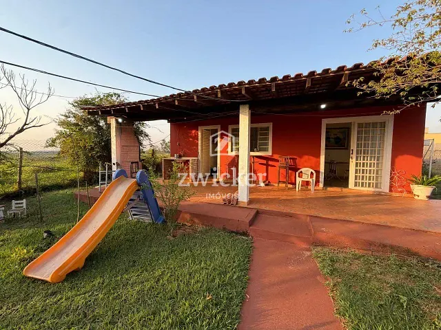 Chácara com 750m² 2 quartos e 2 banheiros, à venda, no bairro Estância Balneária Águas Virtuosas em Bauru