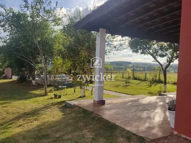 Chácara com 750m² 2 quartos e 2 banheiros, à venda, no bairro Estância Balneária Águas Virtuosas em Bauru