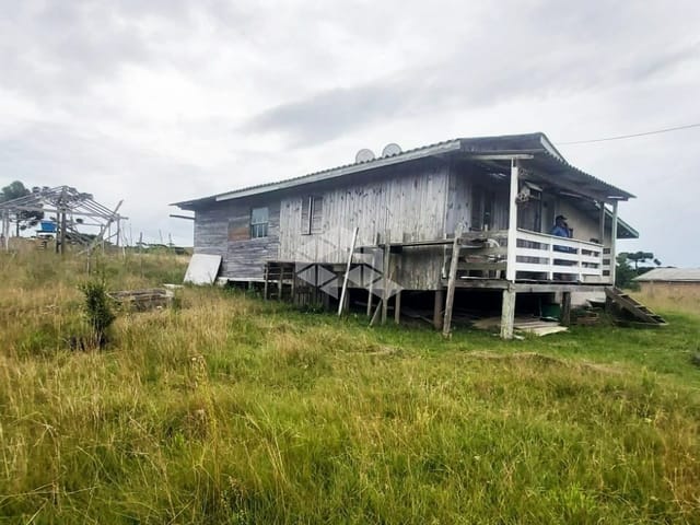 Chácara com 20000m² 5 quartos e 1 banheiro, à venda, no bairro Centro em Criúva