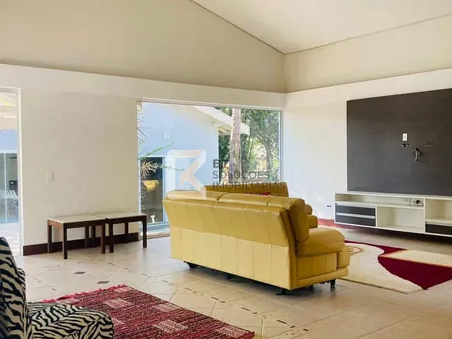 Chácara com 2000m² 5 quartos e 4 banheiros, à venda, no bairro Vale das Laranjeiras em Indaiatuba
