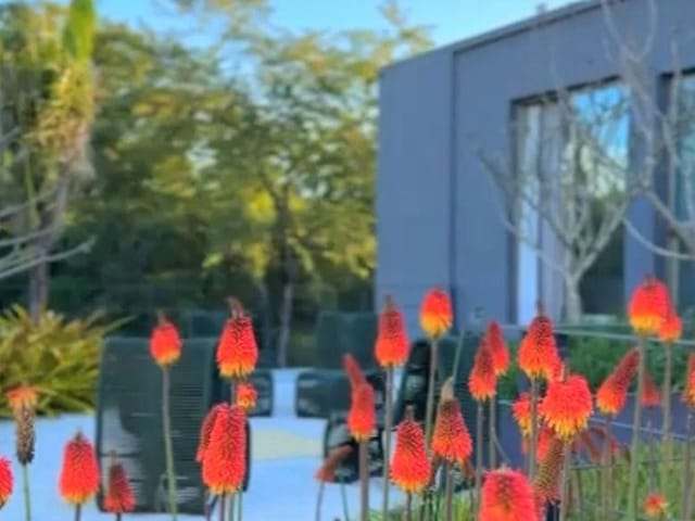 Chácara com 12000m² 4 quartos e 6 banheiros, à venda, no bairro Condomínio Chácara Serimbura em São José dos Campos