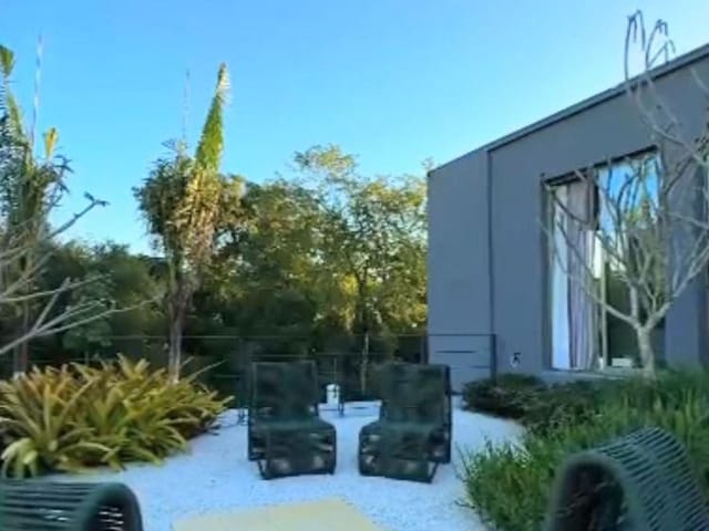 Chácara com 12000m² 4 quartos e 6 banheiros, à venda, no bairro Condomínio Chácara Serimbura em São José dos Campos