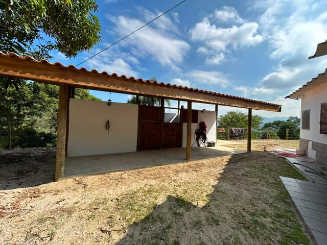 Chácara 4 quartos e 4 banheiros, à venda ou para alugar, no bairro Ponunduva em Cajamar
